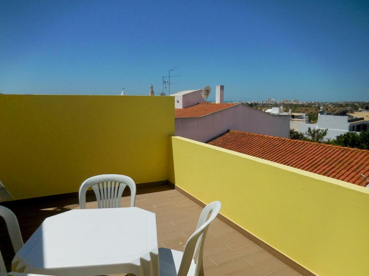 Casa Amarela Vakantiehuis Pêra